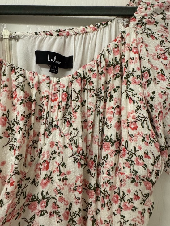 Lulus Floral Puff-Sleeve Midi Dress in Cream and Pink - Picture 4 of 6